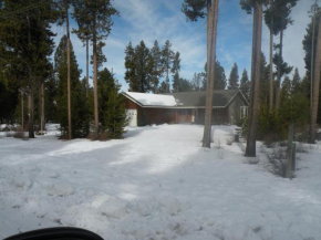 Отель Cozy Cabin LaPine  Ла Пайн